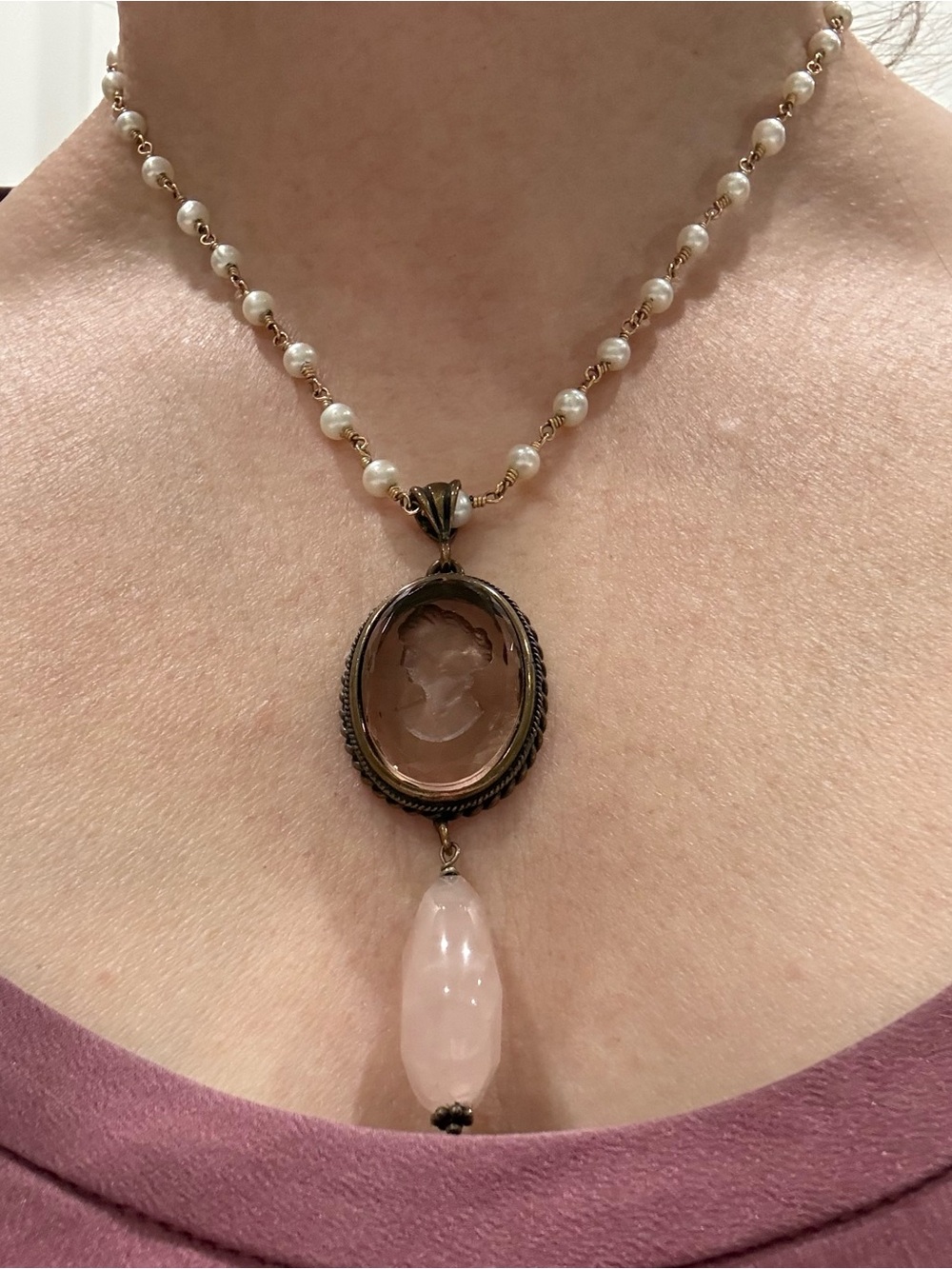 Extasia vintage necklace with a glass Cameo with rose quartz pendant pearl chain